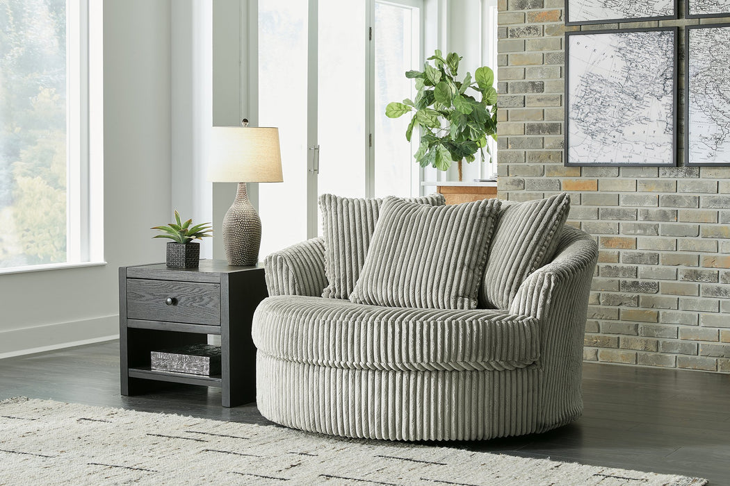 Lindyn Oversized Swivel Accent Chair Chair Ashley Furniture