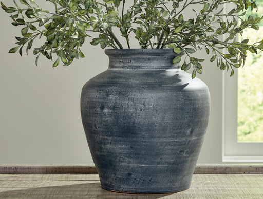 Meadie Vase - Dayton Discount Furniture
