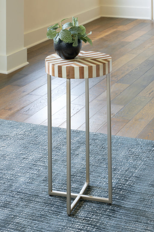 Cartley Accent Table Accent Table Ashley Furniture