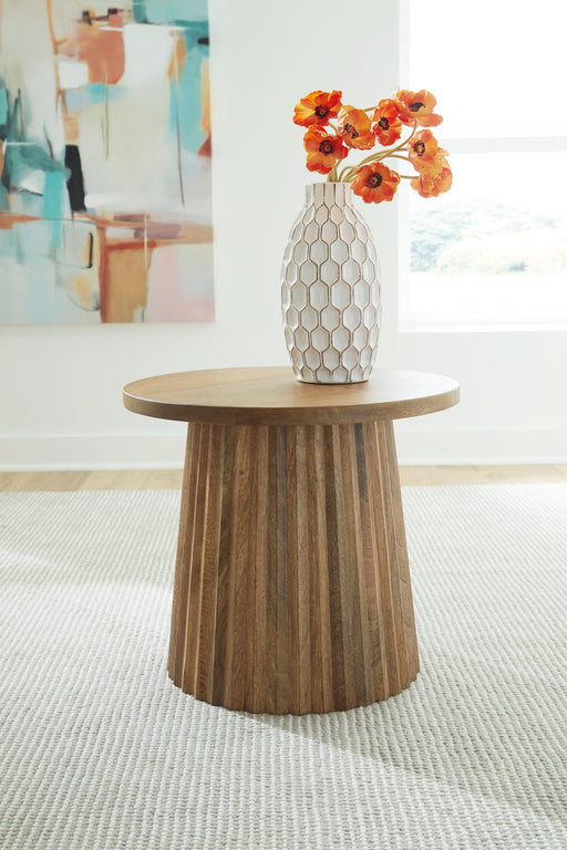 Ceilby Accent Table Accent Table Ashley Furniture