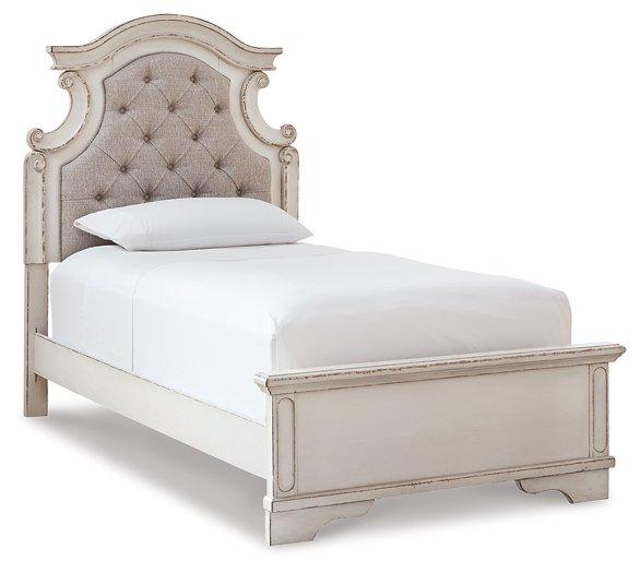 Realyn Bed Bed Ashley Furniture