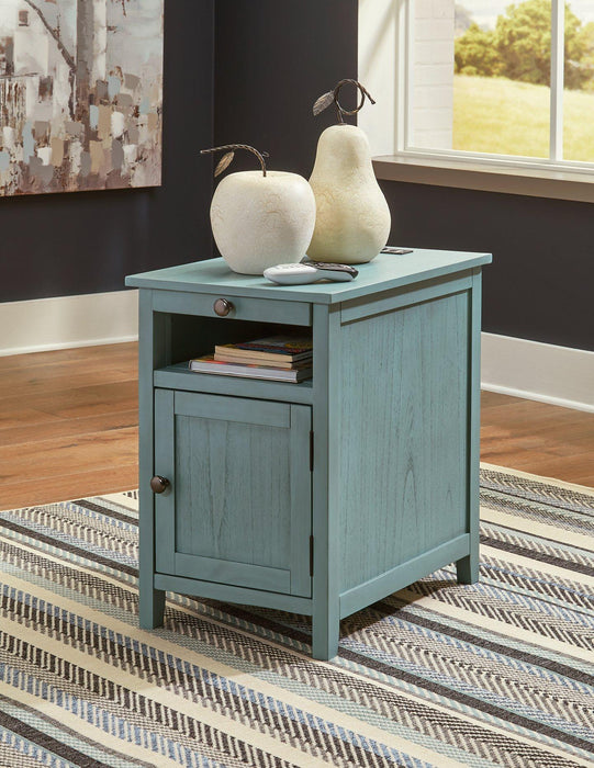 Treytown Chairside End Table End Table Ashley Furniture