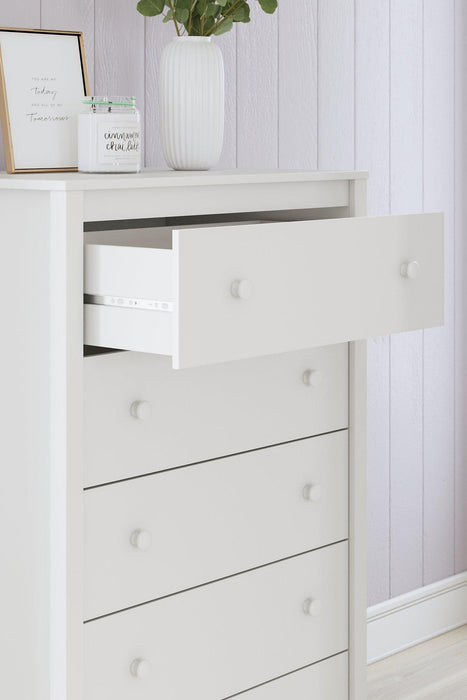 Hallityn Chest of Drawers Chest Ashley Furniture