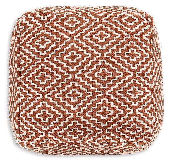 Brynnsen Pouf Pouf Ashley Furniture