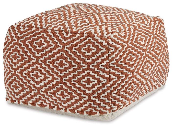 Brynnsen Pouf Pouf Ashley Furniture