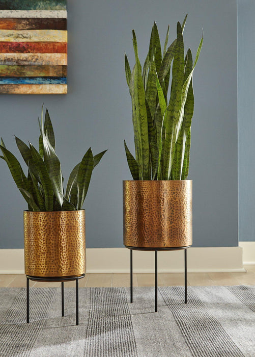 Donisha Planter (Set of 2) Planter Ashley Furniture