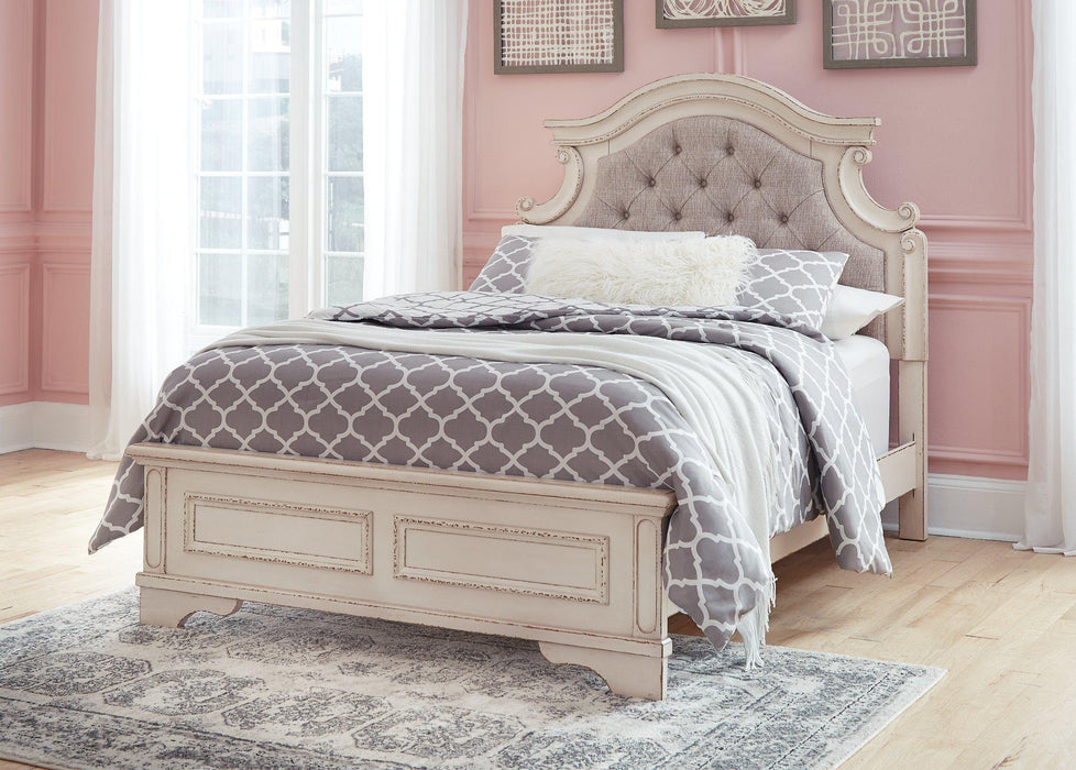 Realyn Bed Bed Ashley Furniture