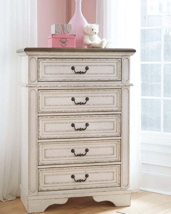 Realyn Chest of Drawers Chest Ashley Furniture