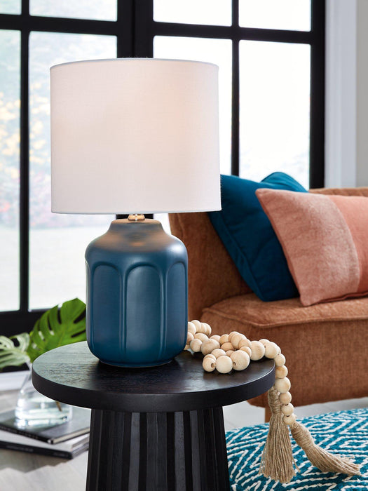 Gierburg Table Lamp Table Lamp Ashley Furniture