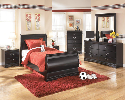 Huey Vineyard Dresser and Mirror - Dayton Discount Furniture