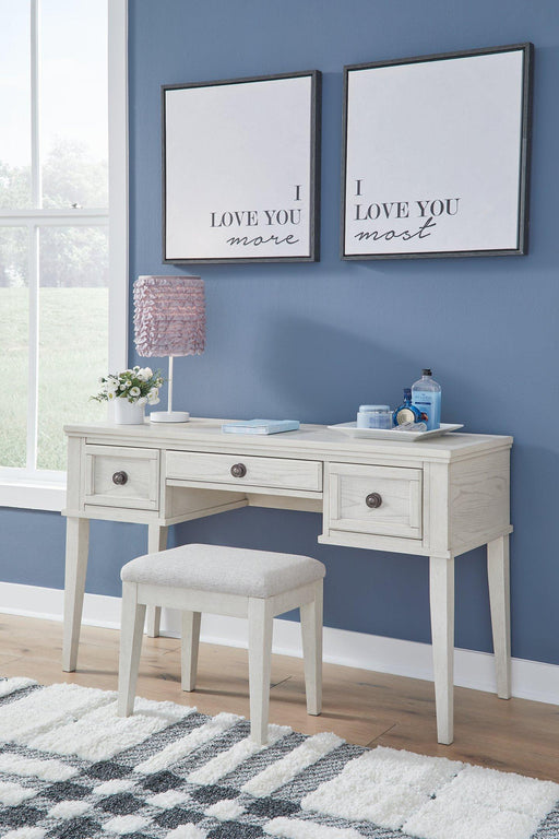 Ashley Furniture Robbinsdale Vanity w...