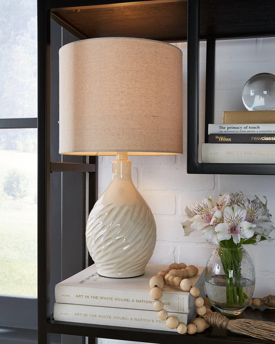 Garinton Table Lamp Table Lamp Ashley Furniture