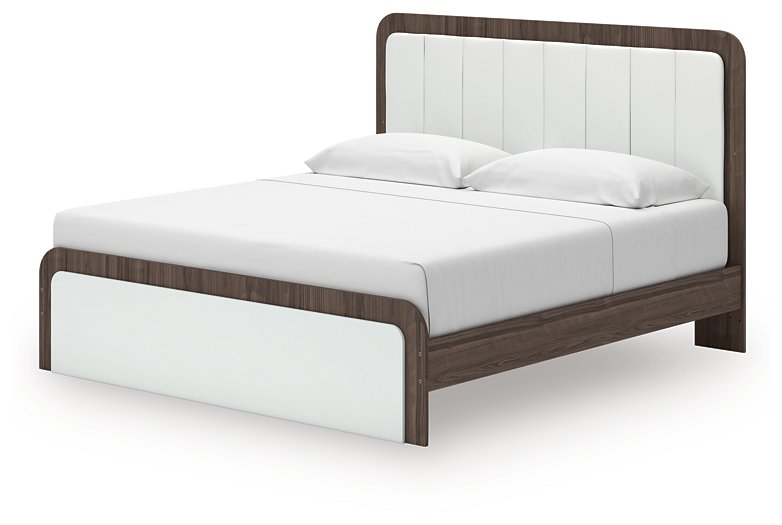 Kendanport Upholstered Bed