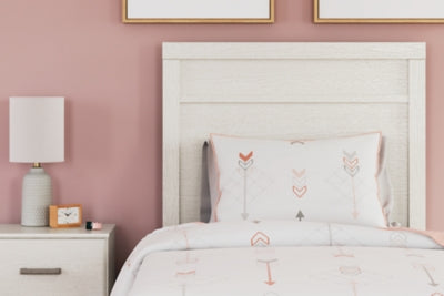 Stelsie Bed - Dayton Discount Furniture