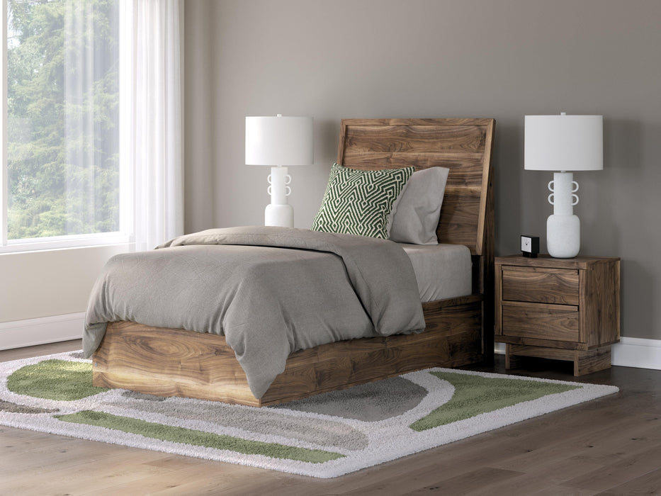 Chirason Bed - Dayton Discount Furniture