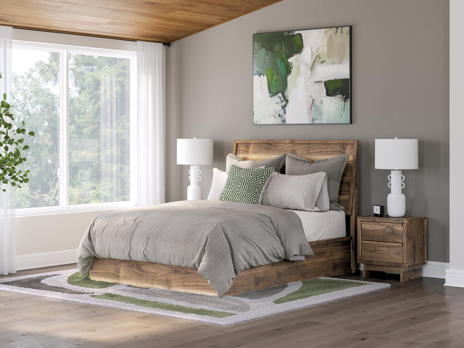 Chirason Bed - Dayton Discount Furniture