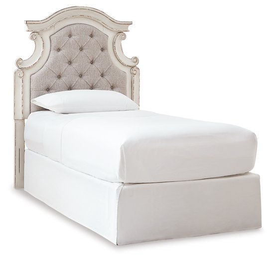 Realyn Bed Bed Ashley Furniture