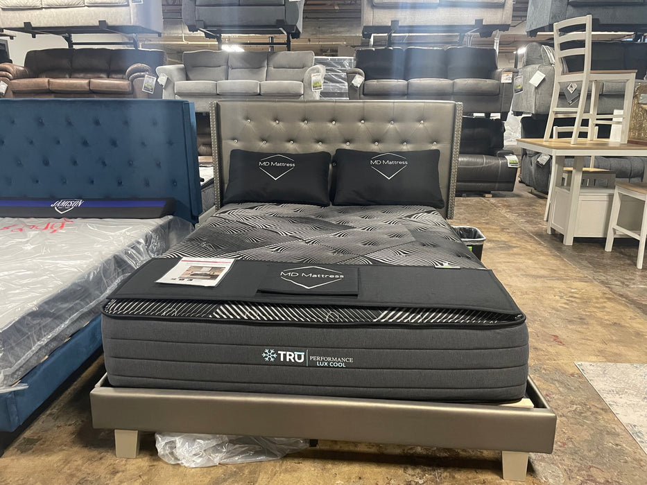 Vintasso Queen Bed Bed Ashley Furniture