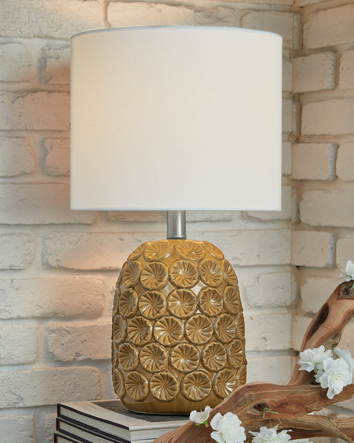 Moorbank Table Lamp Lamp Ashley Furniture