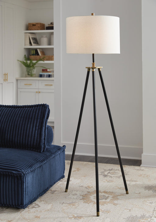 Cashner Floor Lamp - Dayton Discount Furniture