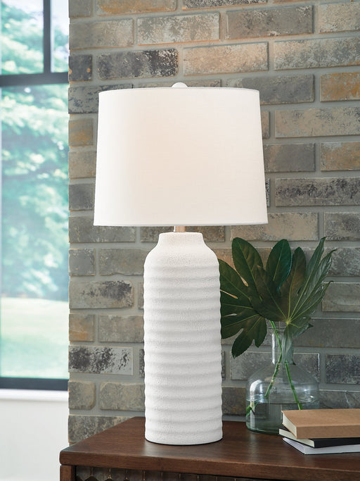 Vauville Table Lamp (Set of 2) - Dayton Discount Furniture